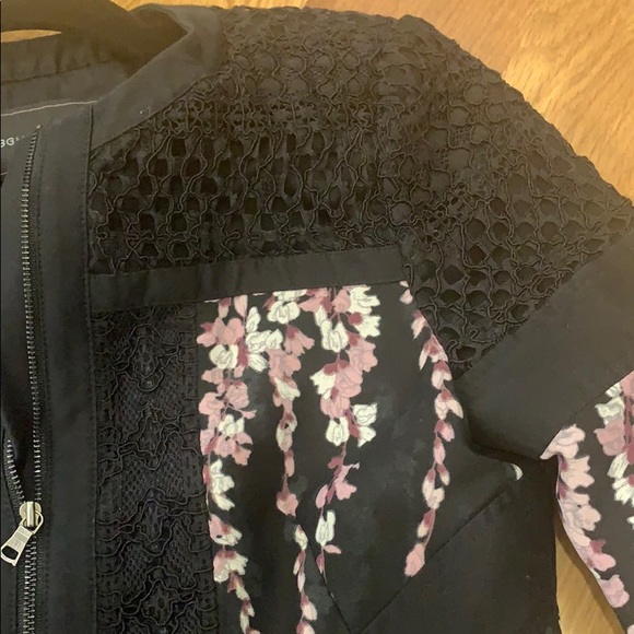 Bcbg cropped floral and lace blazer - Picture 4 of 7